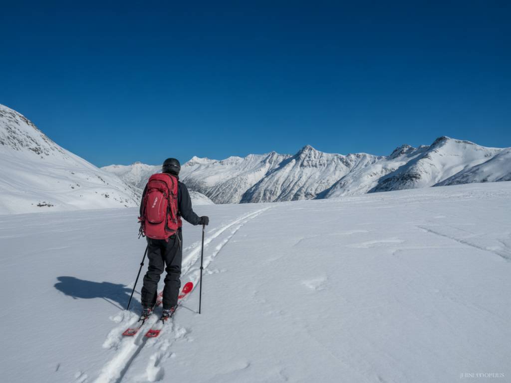 Sur les traces du dahu skieur : itinéraire gourmand et insolite dans les petites stations méconnues des Alpes